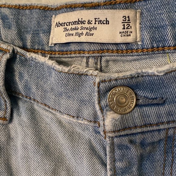 Abercrombie & Fitch 90s Vertical Splice The Ankle Straight Ultra High Rise Jeans - Picture 7 of 14